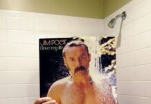 Carátulas de los discos a la vida real