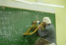 Imagen Curiosa: Una Silla sirve para mucho.