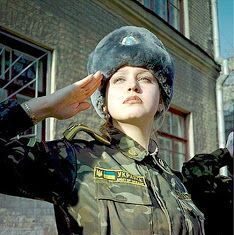 Hermosas mujeres militares de todo el mundo