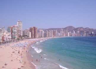 Benidorm es el segundo destino preferido para los viajeros con destino turístico de playa