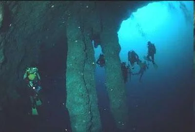 Agujeros curiosos y grandes