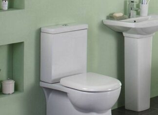 Cómo Desatascar el Báter de un Baño