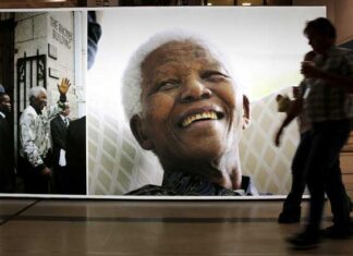 Nelson Mandela sigue en Estado Crítico Nelson Mandela sigue en Estado Crítico