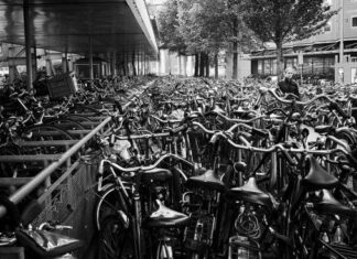 Amsterdam tiene más Bicis que Personas Amsterdam tiene más Bicis que Personas