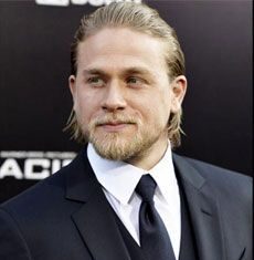 Charlie Hunnam abandona 50 sombras de Grey