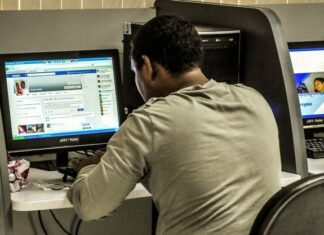 Facebook Aburre a los Jóvenes Facebook Aburre a los Jóvenes