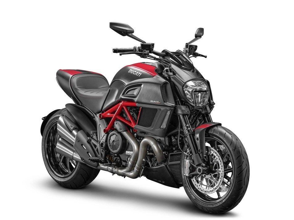 2014-Ducati-Diavel-Carbon-01