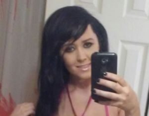 Una Mujer se Opera para Tener un Tercer Pecho Una Mujer se Opera para Tener un Tercer Pecho