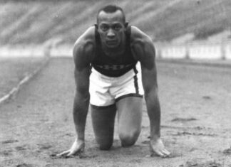 Jesse Owens Corre de nuevo en el Estadio Olímpico de Berlín Jesse Owens