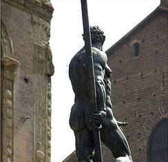 La estatua de Neptuno , en Bolonia desde otra perspectiva