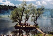 Ilusion optica.Levitando sobre el lago