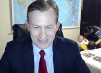 Entrevista del Profesor de la BBC Interrumpida por sus Hijos Entrevista del Profesor de la BBC Interrumpida por sus Hijos