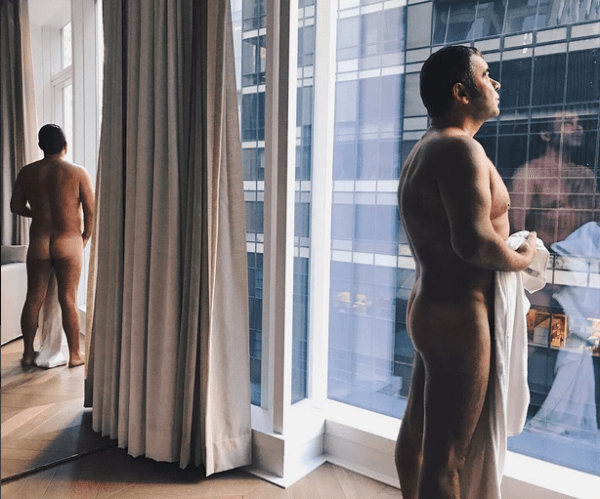 Jorge Javier Vázquez Posa Desnudo en Instagram