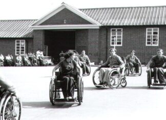 Una breve historia sobre la evolución de los equipos de movilidad reducida Historia Silla de Ruedas
