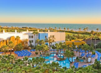 ¿Por qué se llama Costa Ballena? Playa en Rota, Cádiz Costa Ballena